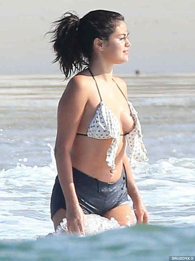 25P The Fappening Celebrities Photos