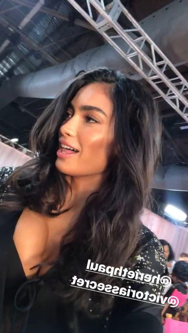 25P Kelly Gale Erotic
