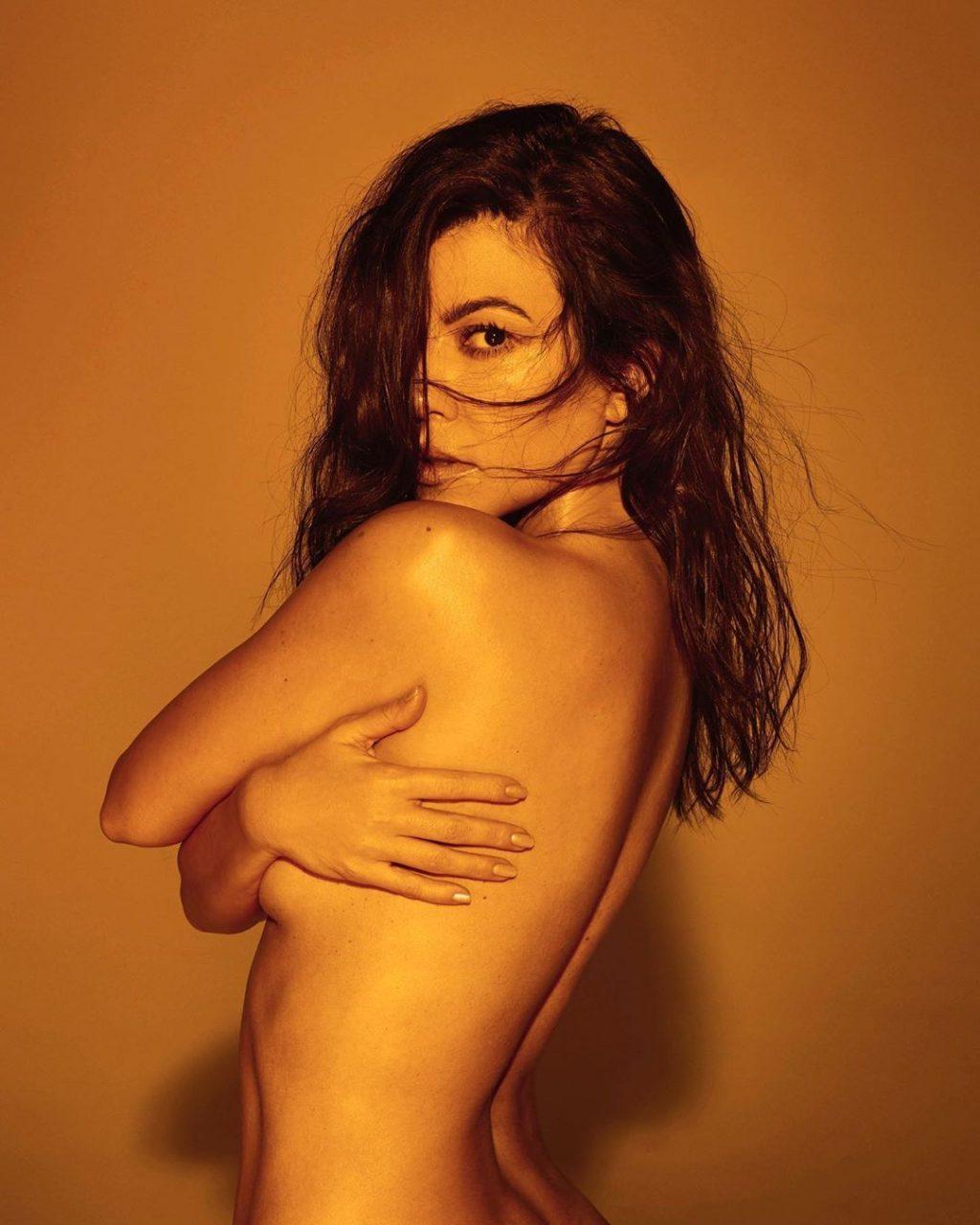 5P Kourtney Kardashian Erotic