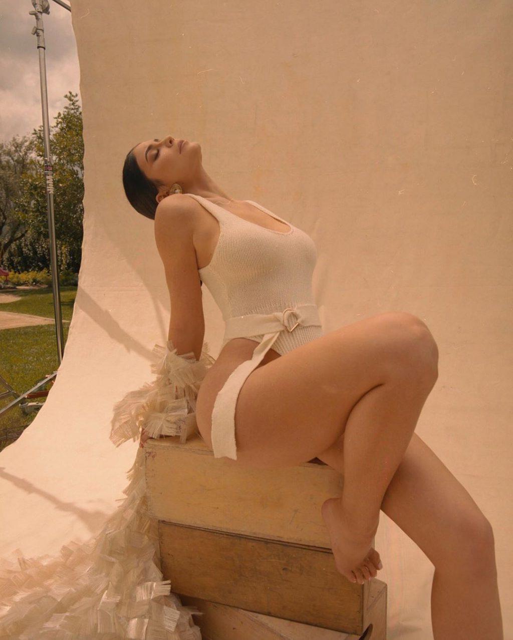 4P Kylie Jenner Erotic