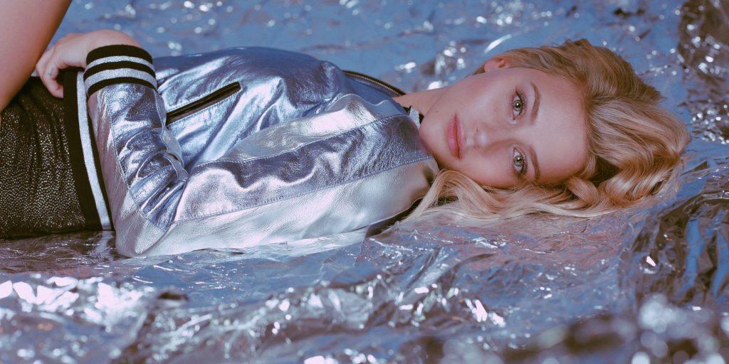 10P Lili Reinhart Erotic