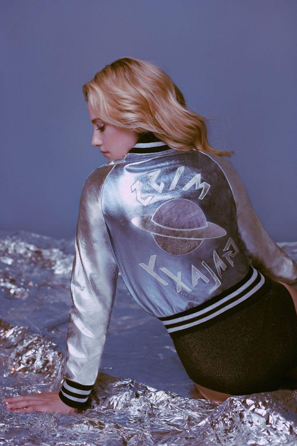 10P Lili Reinhart Erotic