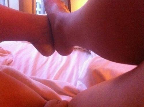 25P Watch Lindsay Clubine on erotic photos