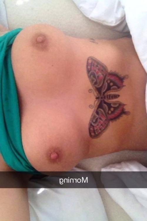 25P Watch Lindsay Clubine on erotic photos
