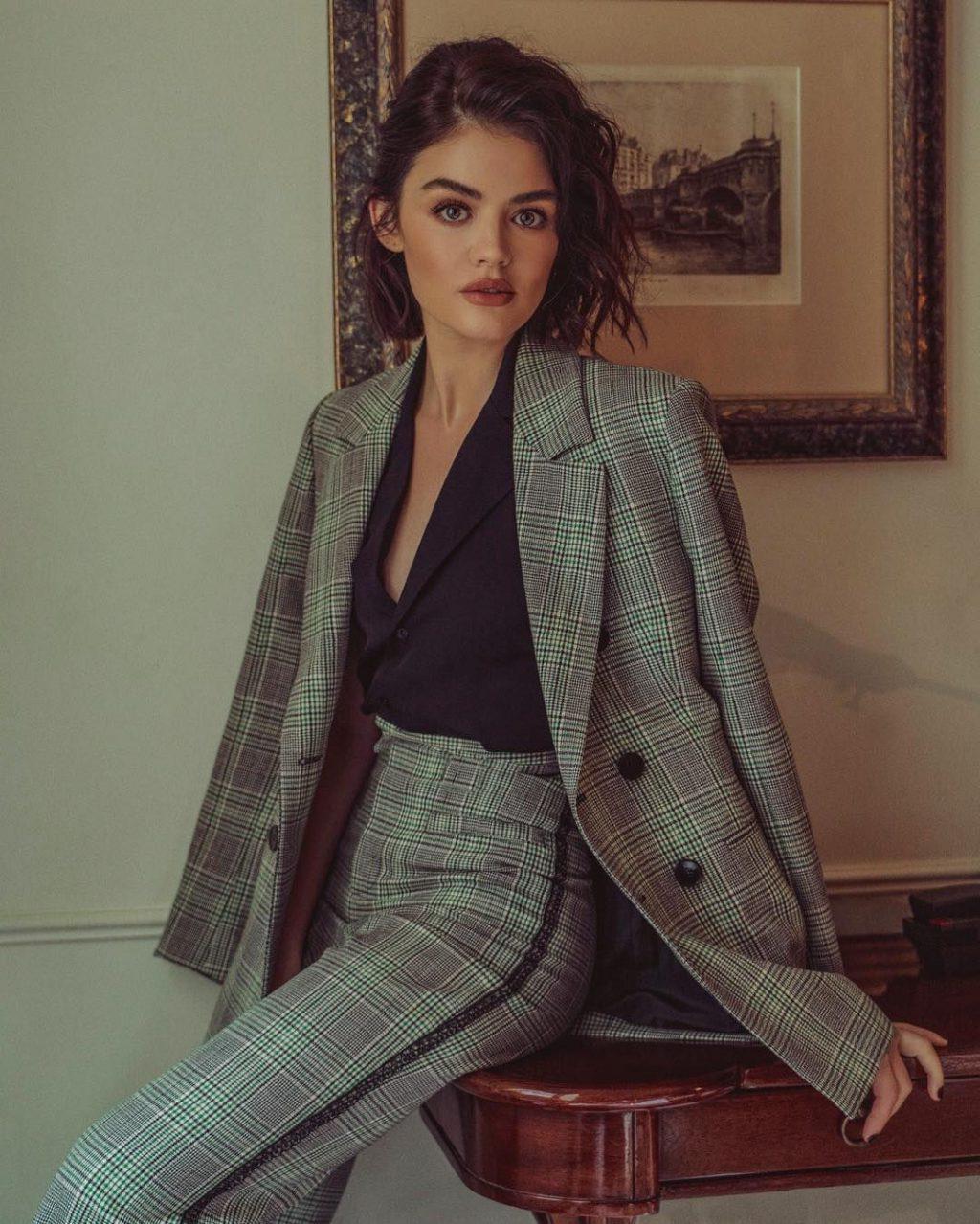 25P Lucy Hale Erotik
