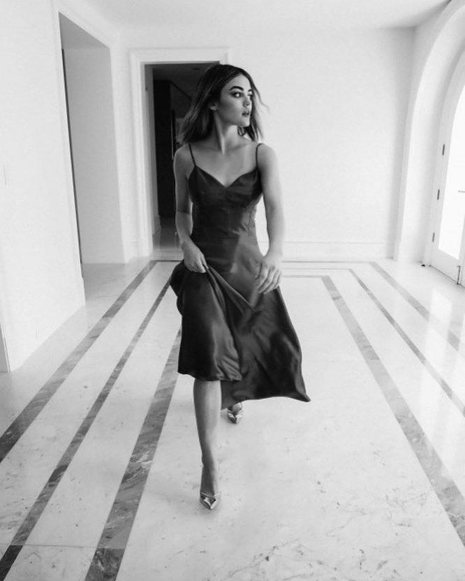 25P Lucy Hale Erotik