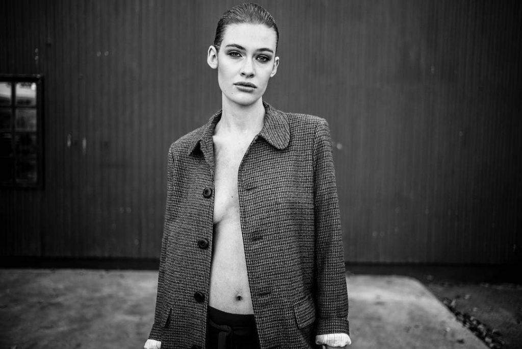 25P Mia Quinn Erotic