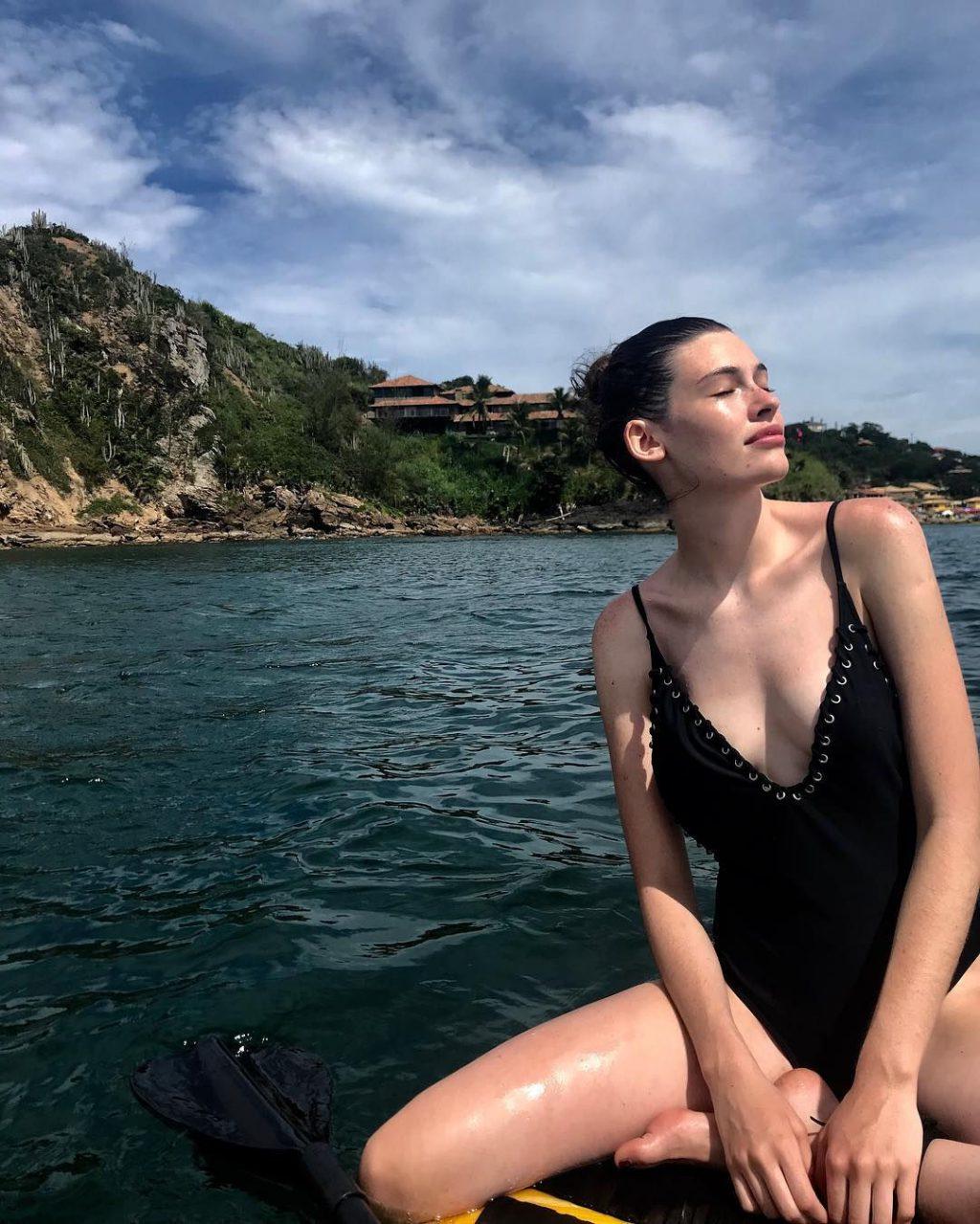 25P Mia Quinn Erotic