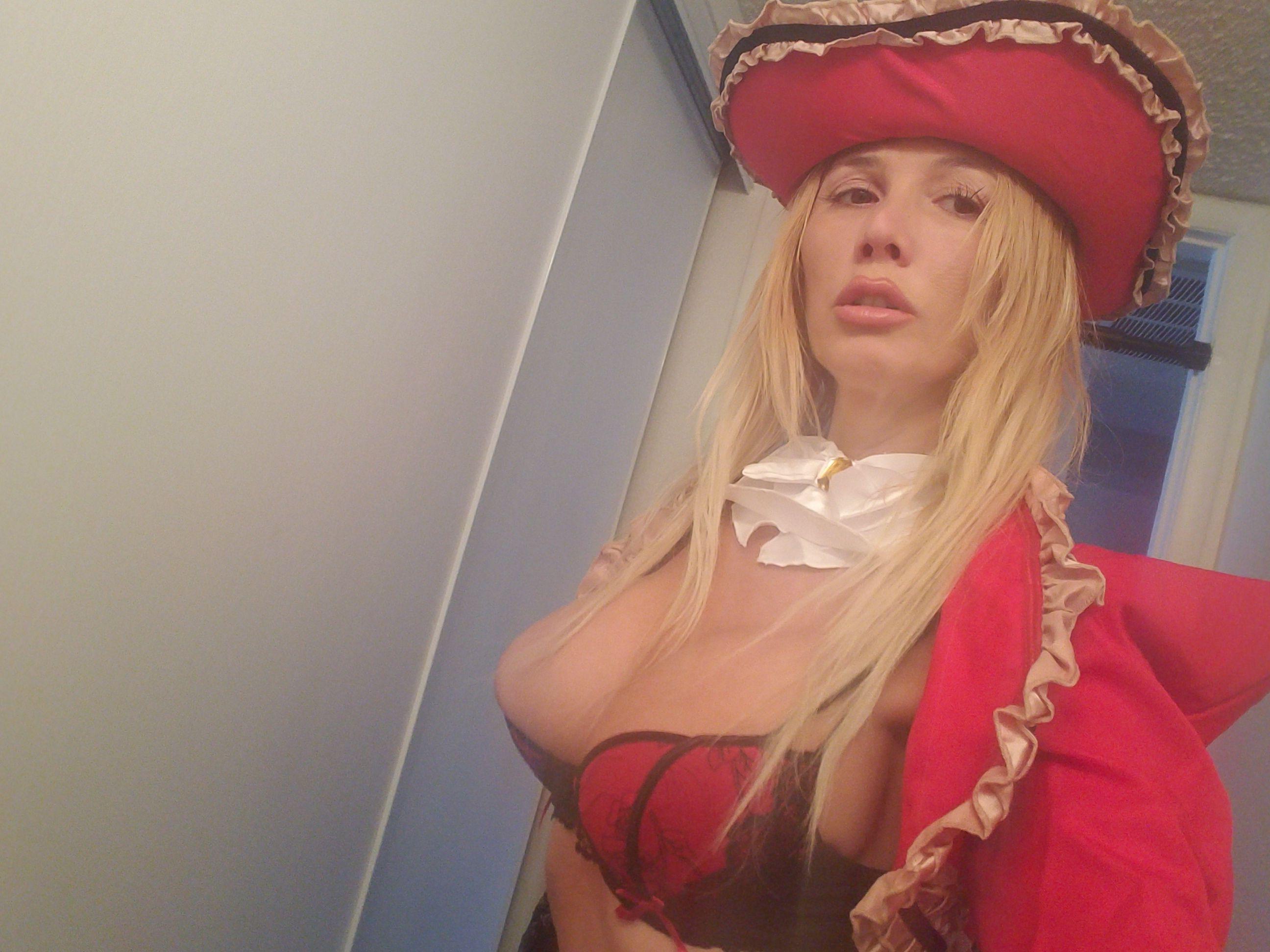 25P Nadeea Volianova: The Pirate’s Booty