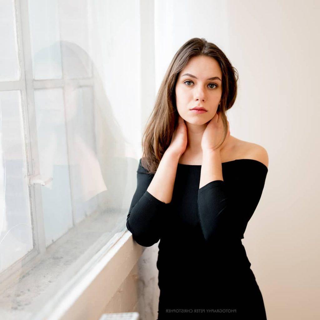 25P Polina Volodina Erotic
