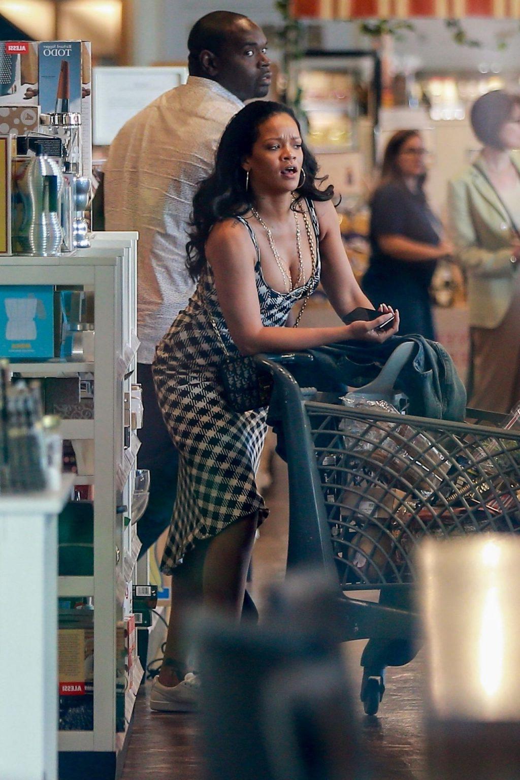 4P Rihanna Erotic