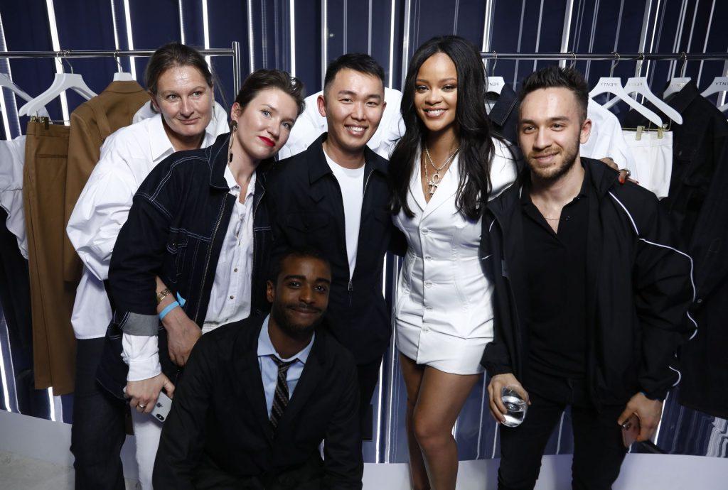 5P Rihanna Erotic
