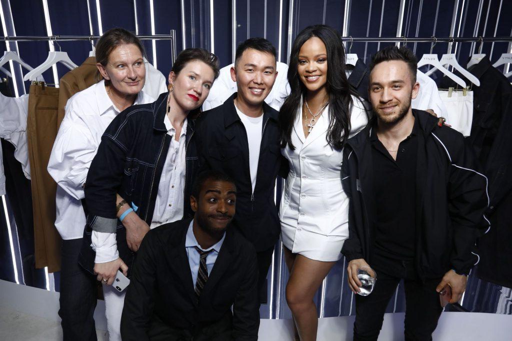5P Rihanna Erotic