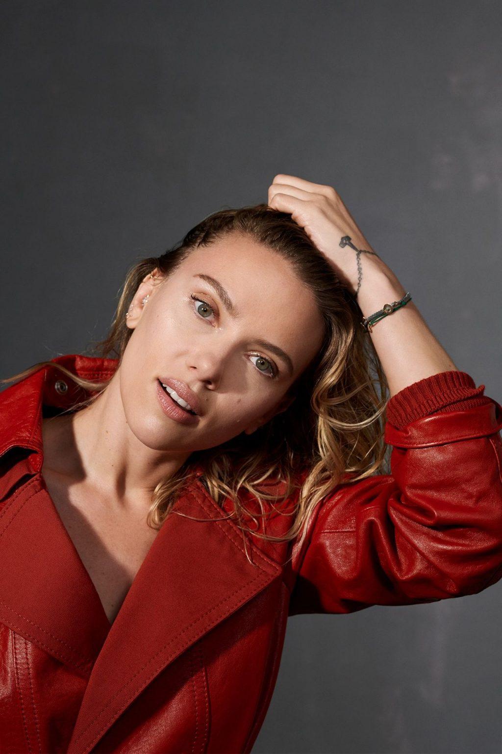 4P Scarlett Johansson Erotik
