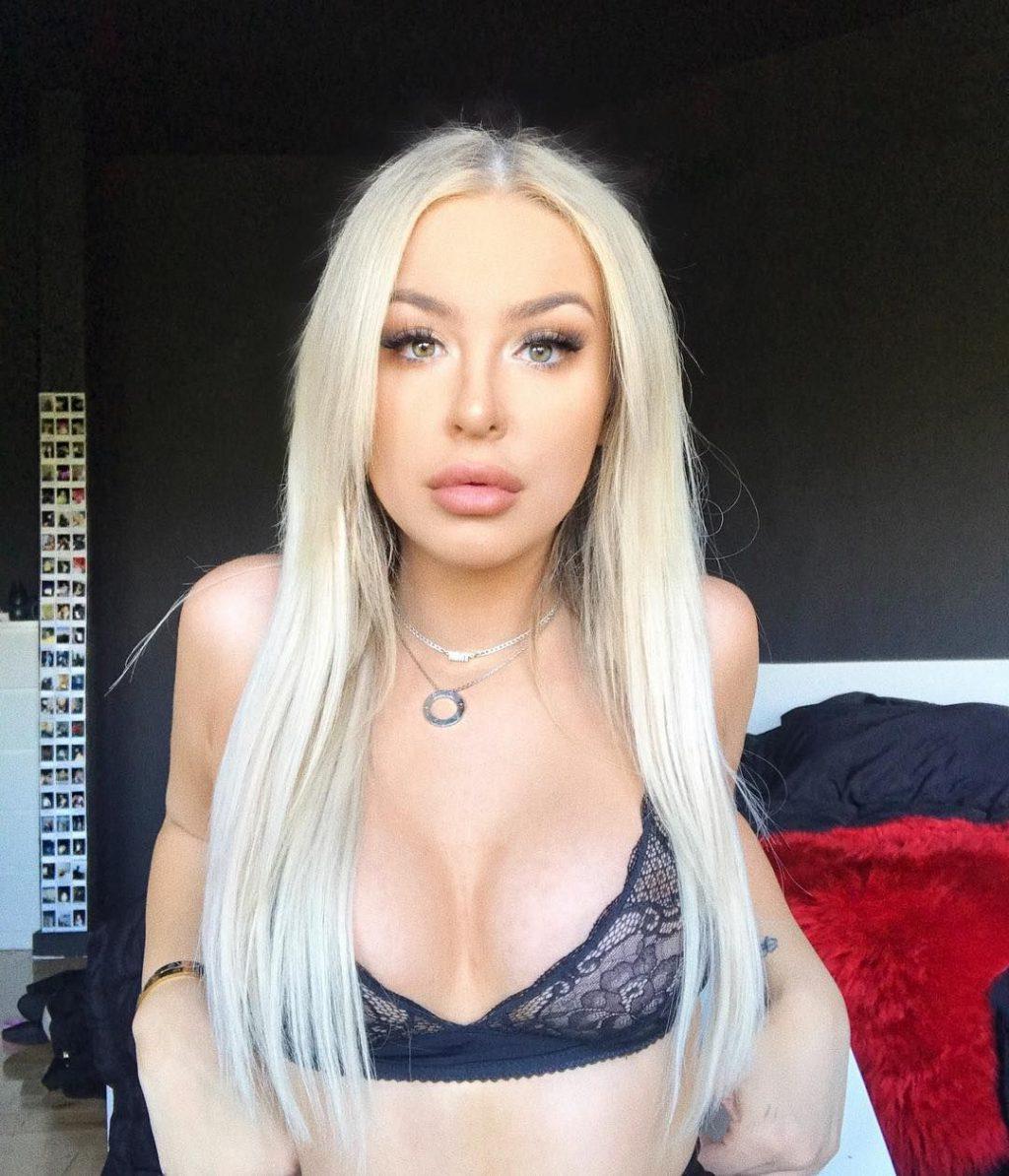 25P Tana Mongeau Erotic