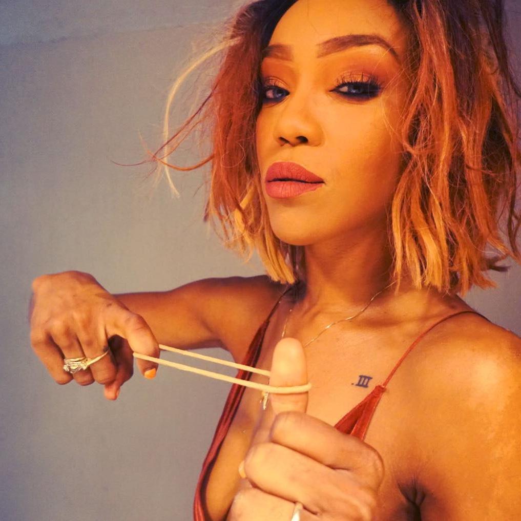 25P WWE Alicia Fox Erotic