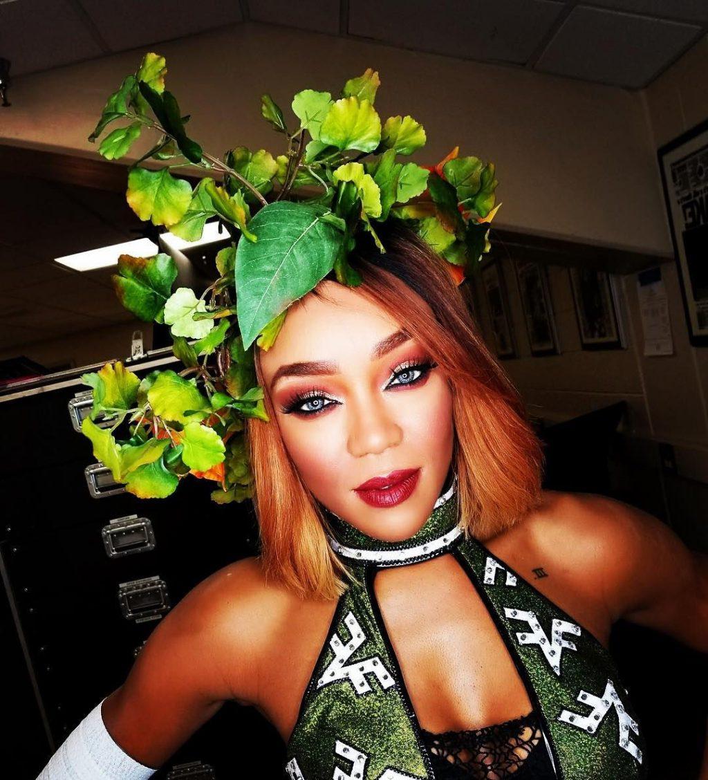 25P WWE Alicia Fox Erotic