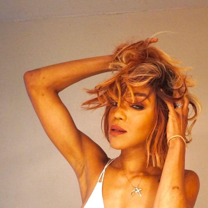 25P WWE Alicia Fox Erotic