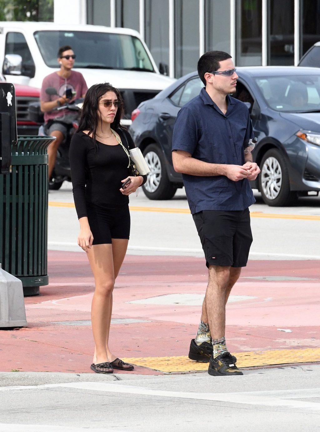 4P Lourdes Leon Erotic