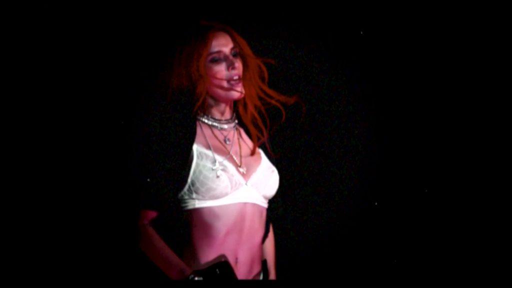 25P Bella Thorne Erotic