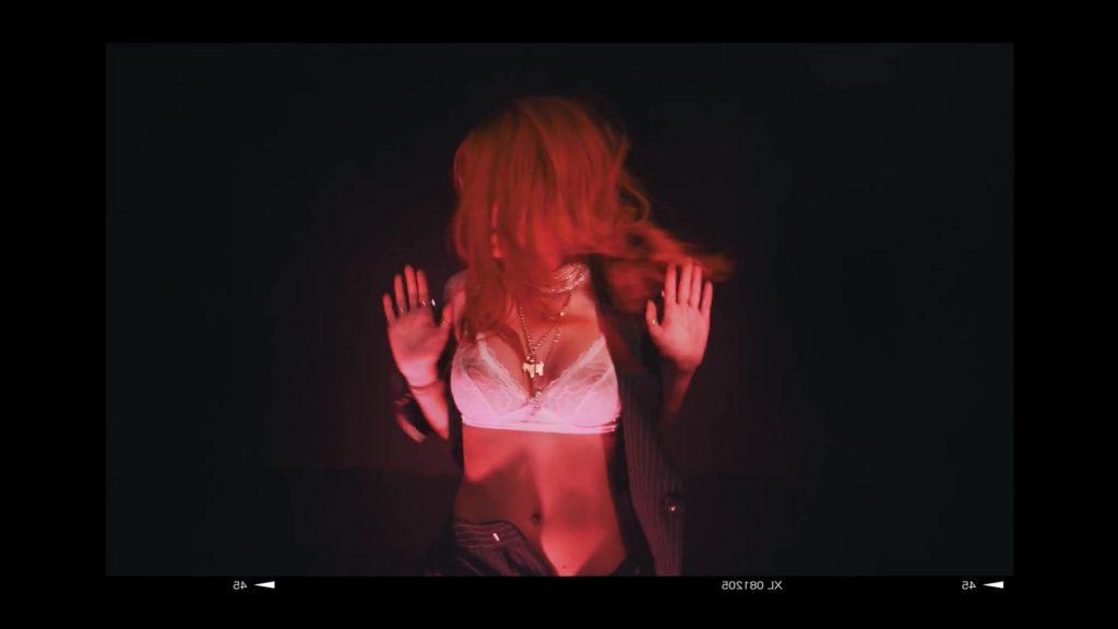 25P Bella Thorne Erotic