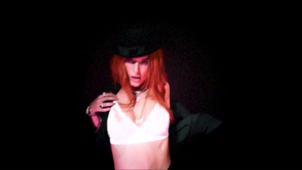 25P Bella Thorne Erotic