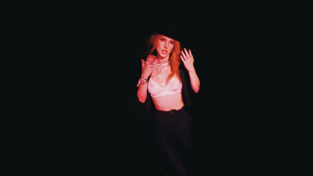 25P Bella Thorne Erotic