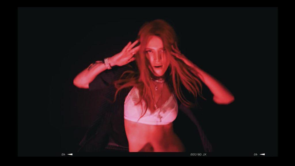 25P Bella Thorne Erotic