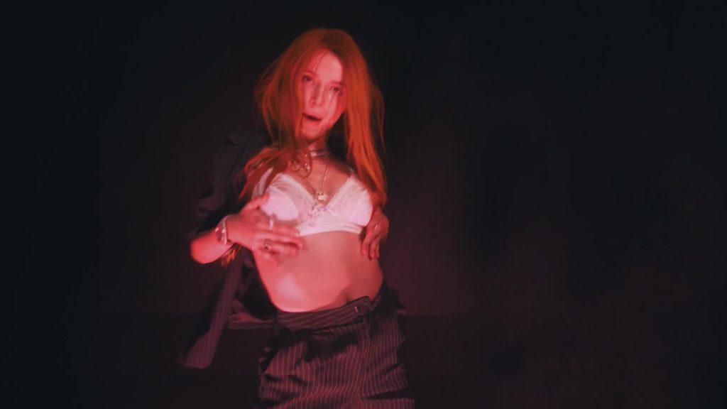 25P Bella Thorne Erotic