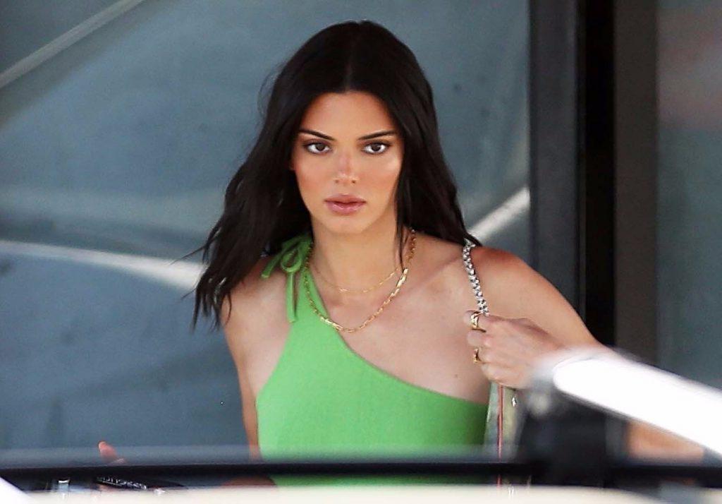 4P Kendall Jenner Erotic