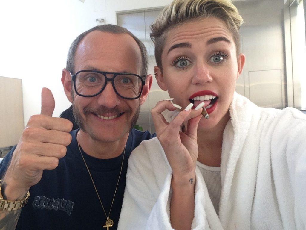 25P Miley Cyrus-Lecks werden das Internet kaputt machen