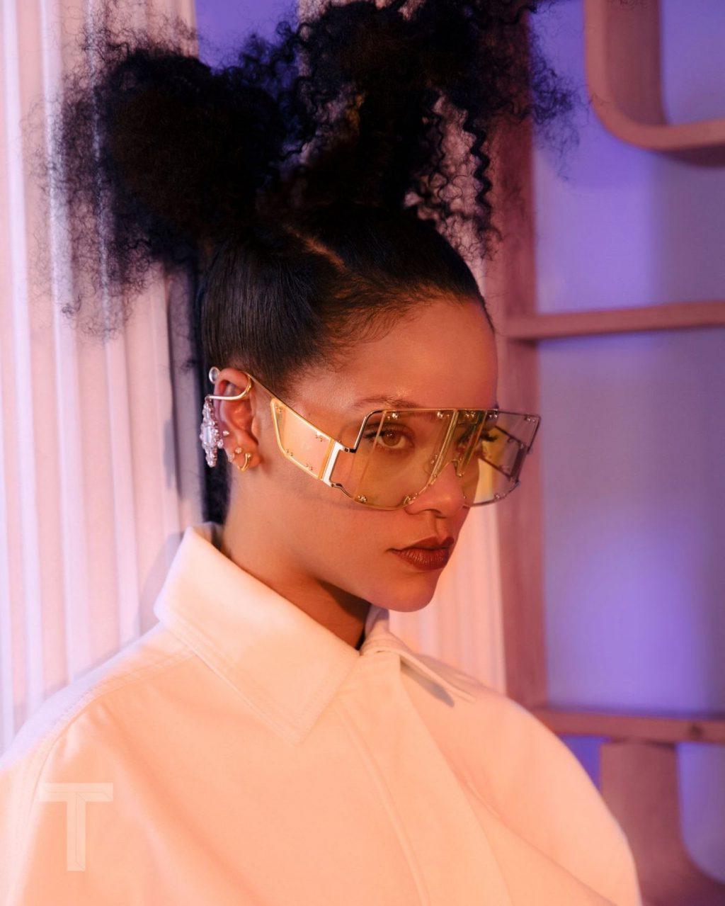 4P Rihanna Erotic