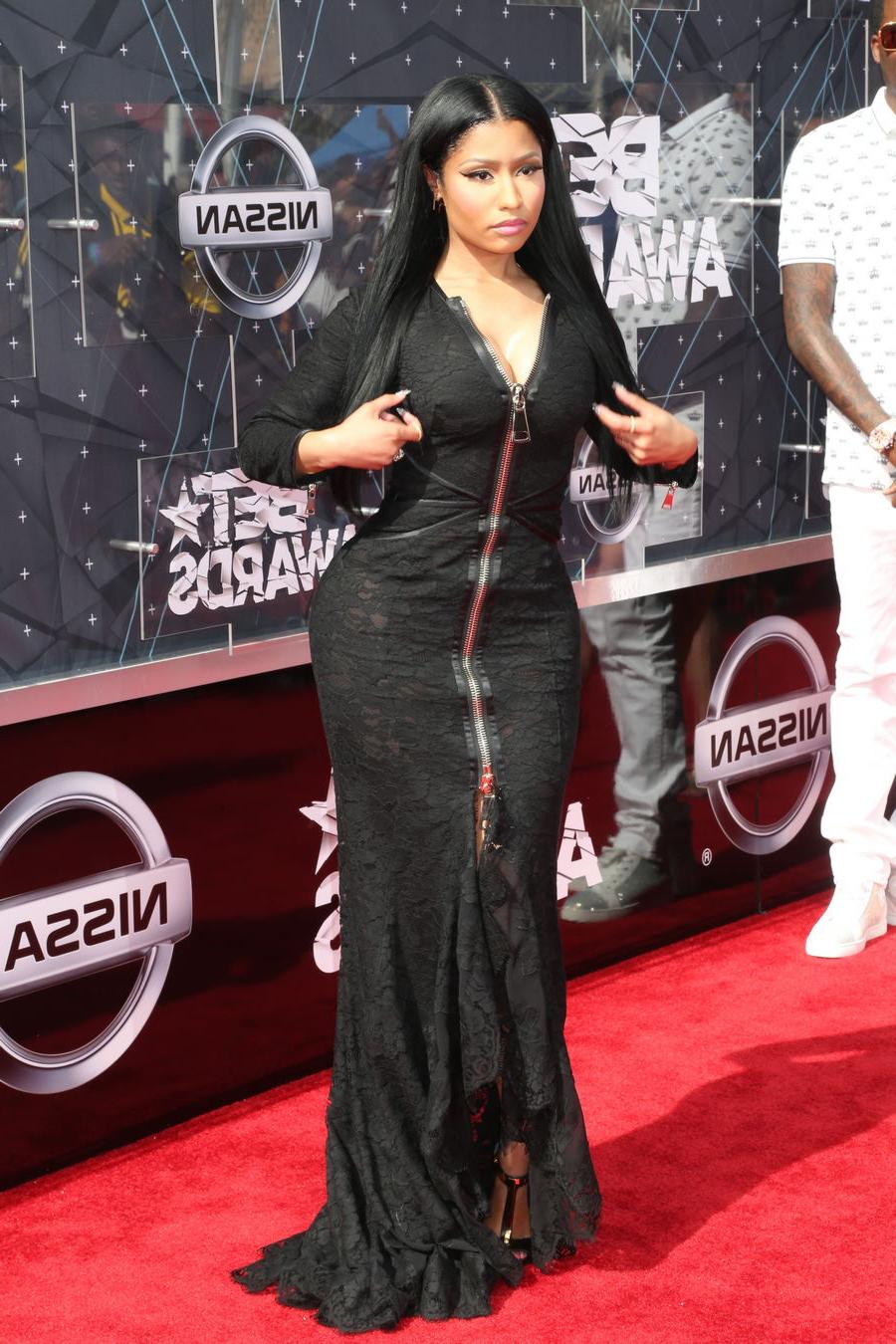 6P Nicki Minaj’s hot booty