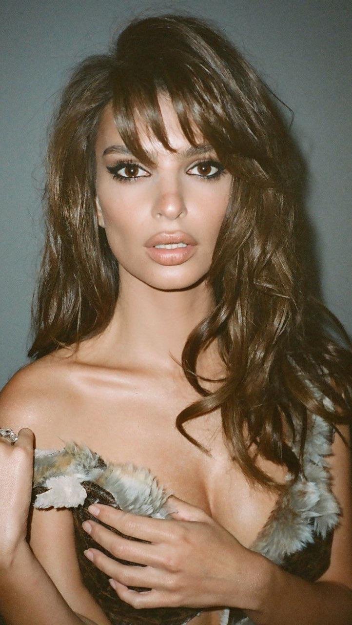 9P Emily Ratajkowski Erotik