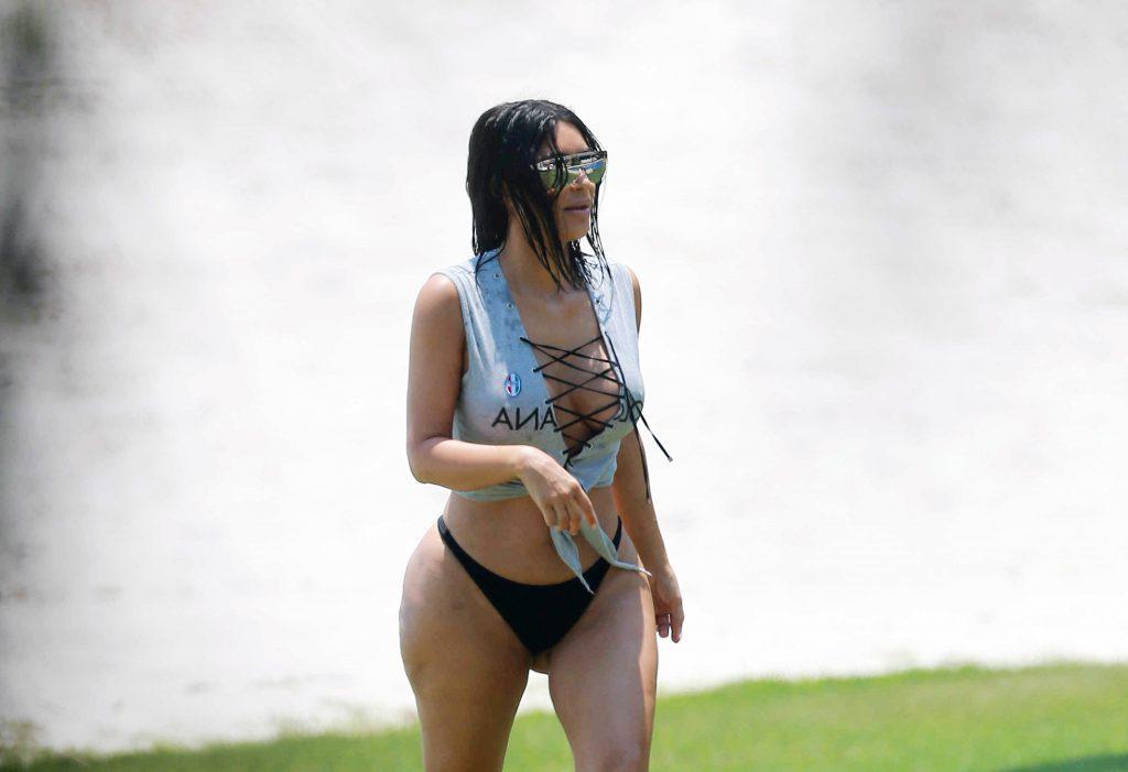 25P Kim Kardashian’s Famous Booty Delivered To Your Screen