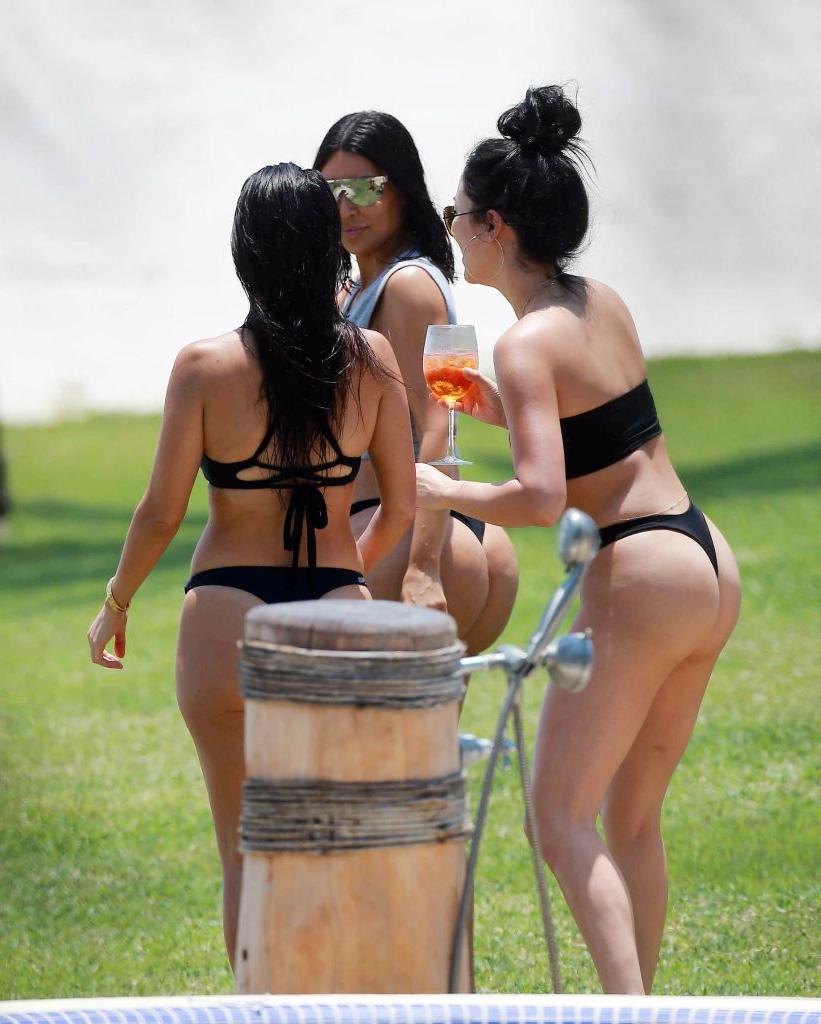 25P Kim Kardashian’s Famous Booty Delivered To Your Screen