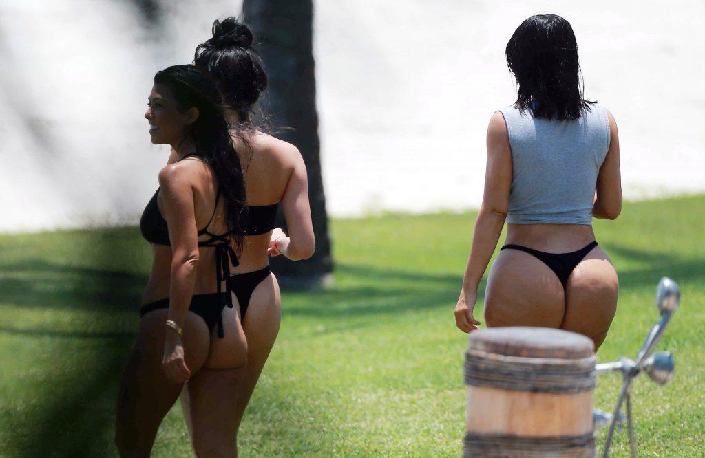 25P Kim Kardashian’s Famous Booty Delivered To Your Screen