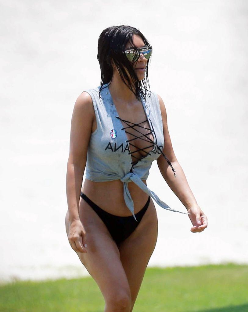 25P Kim Kardashian’s Famous Booty Delivered To Your Screen
