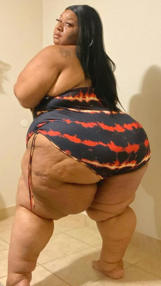 12P SSBBW BUNNI THE BODY 2