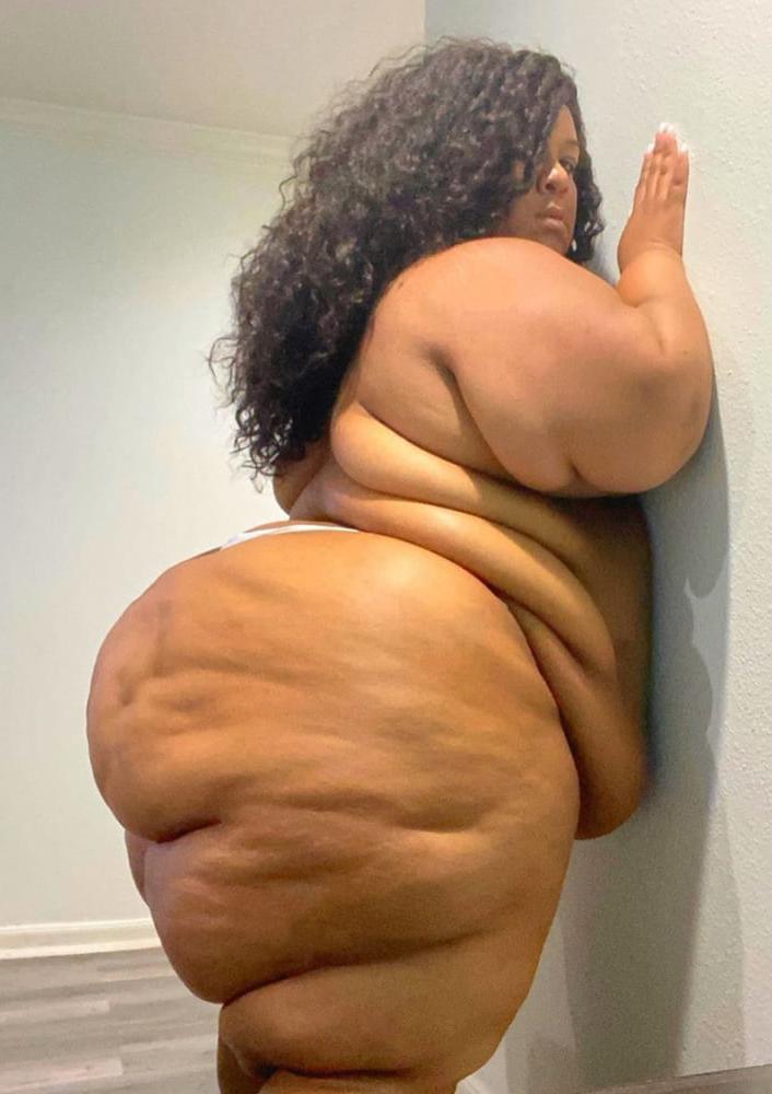 12P SSBBW BUNNI THE BODY 2