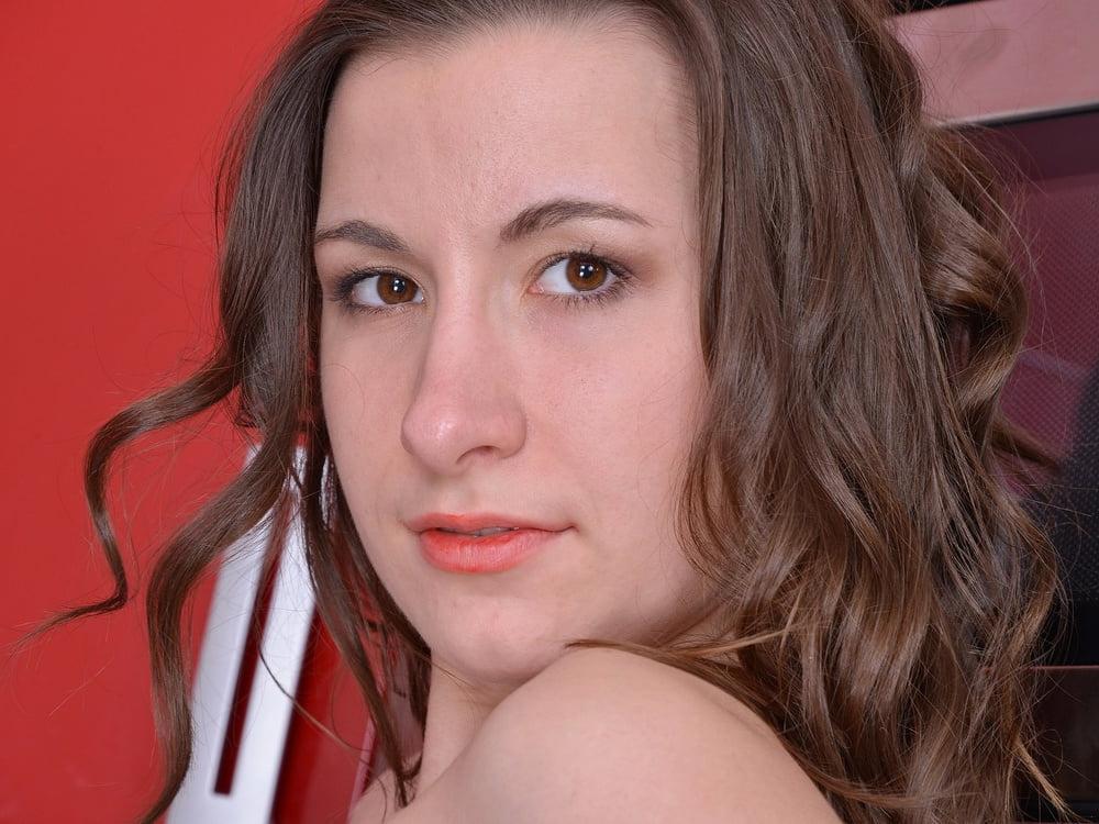 25P Annie Engeltie Spreads Her Hairy Pierced Pussy
