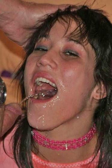 25P Pics 2562-Girls Who Like Piss