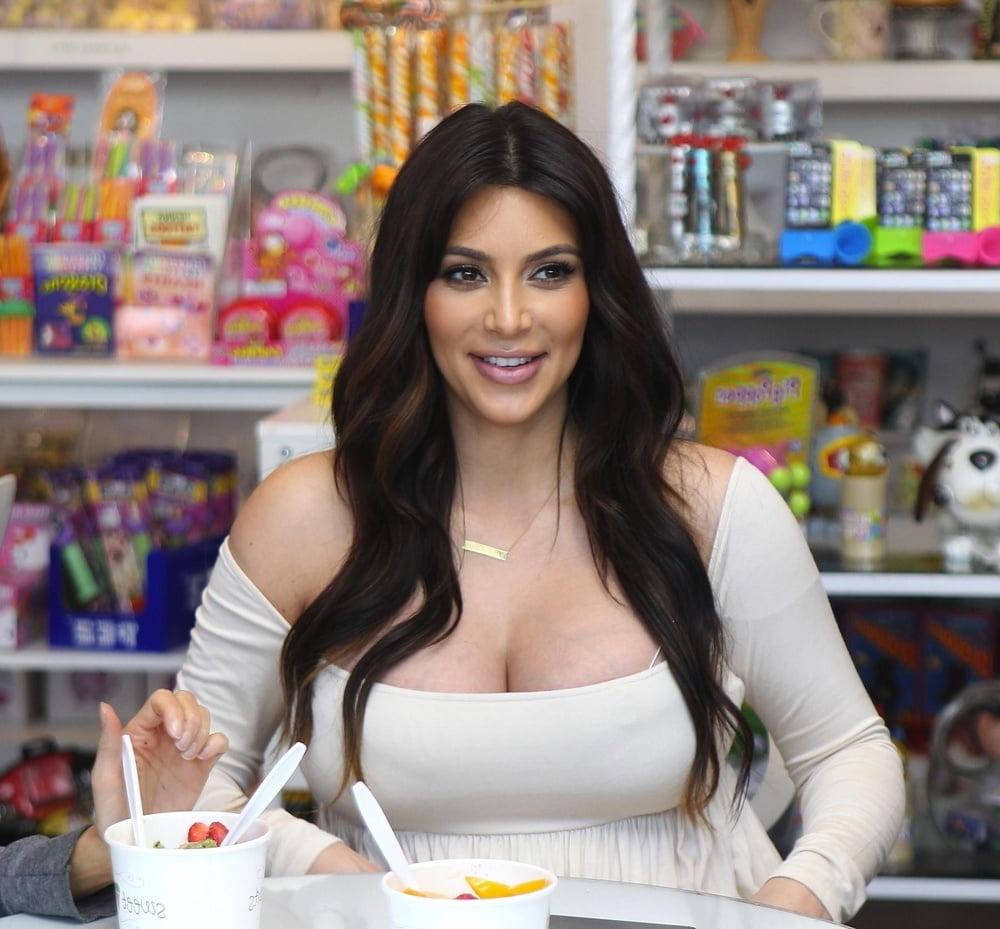 25P Cum On Kim Kardashian