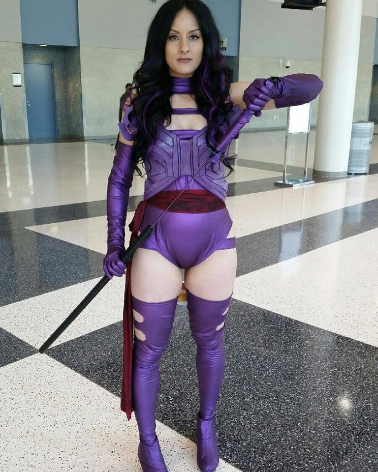 25P Latina Cosplayer For Cum Tribute and Comments