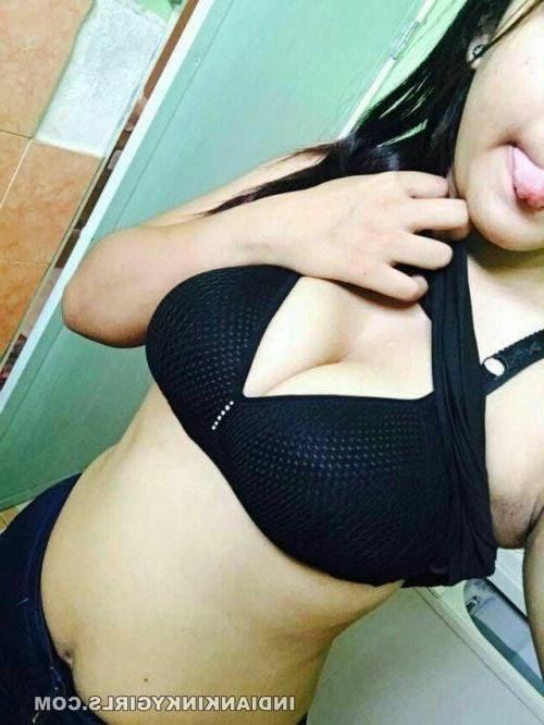 11P Big Boobs College Girl From Shimla Nude Selfies
