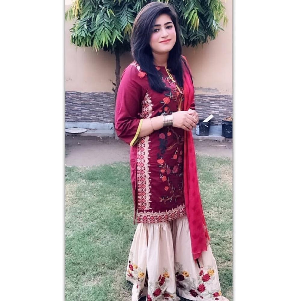 25P Paki Desi Hijab Cum Slut 1