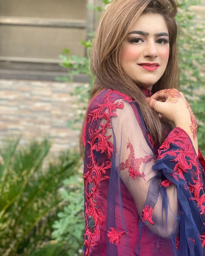 25P Paki Desi Hijab Cum Slut 1
