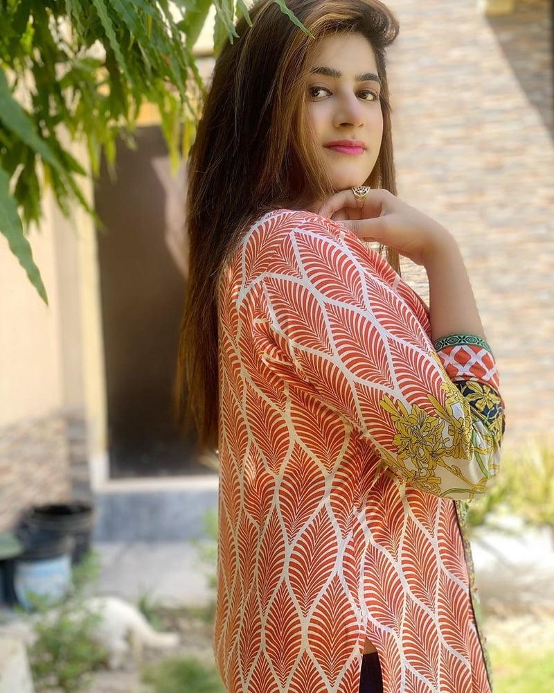 25P Paki Desi Hijab Cum Slut 1