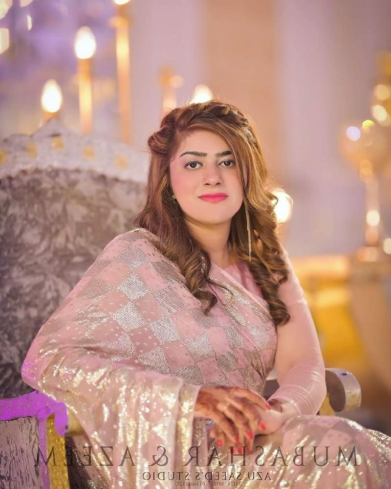 25P Paki Desi Hijab Cum Slut 1
