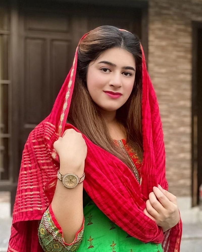 25P Paki Desi Hijab Cum Slut 1